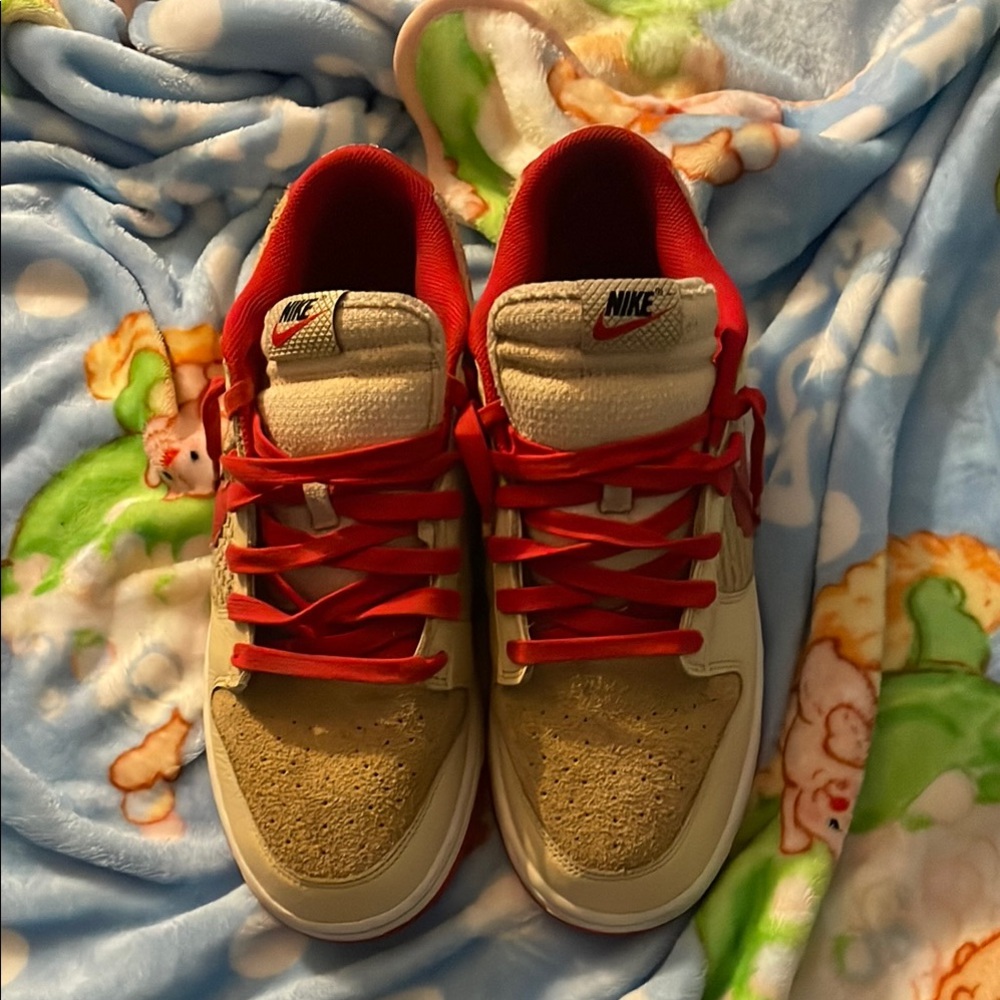 Nike Red and Cream Sneakers Low-Top Design